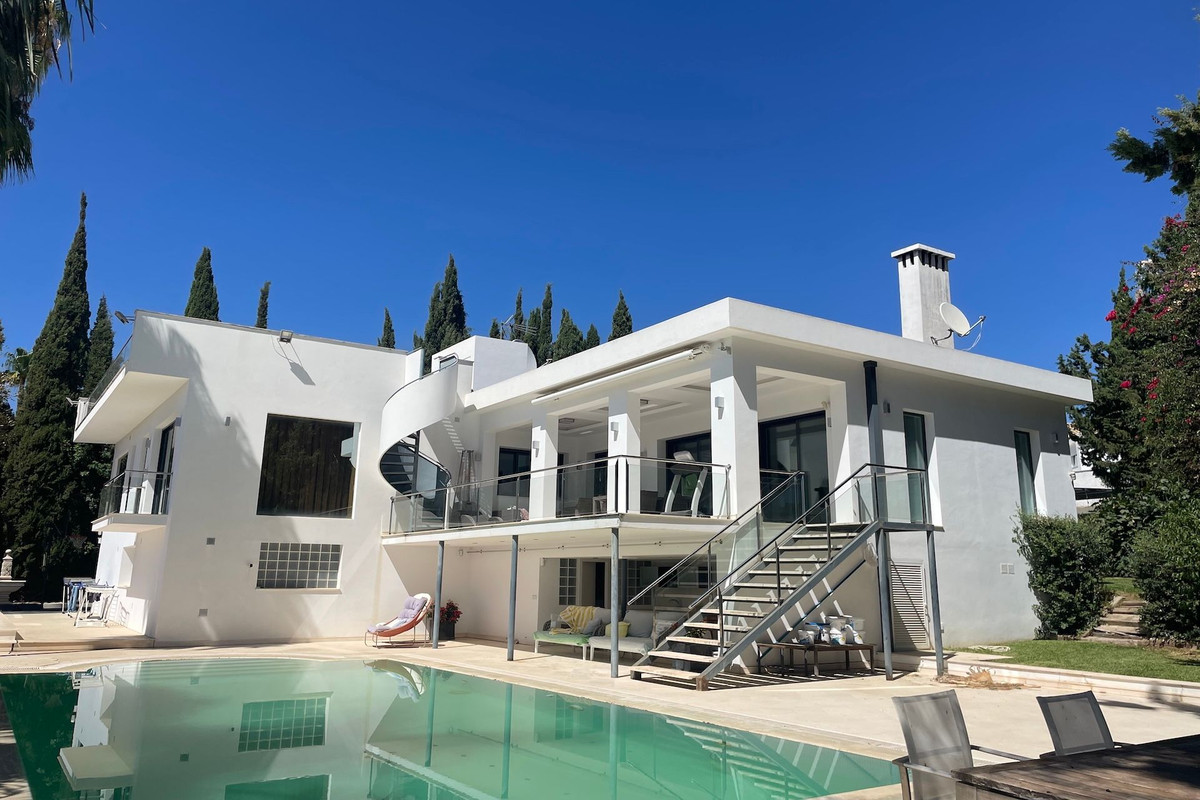 Huis te koop in Nueva Andalucía | 5 slaapkamers H5147461