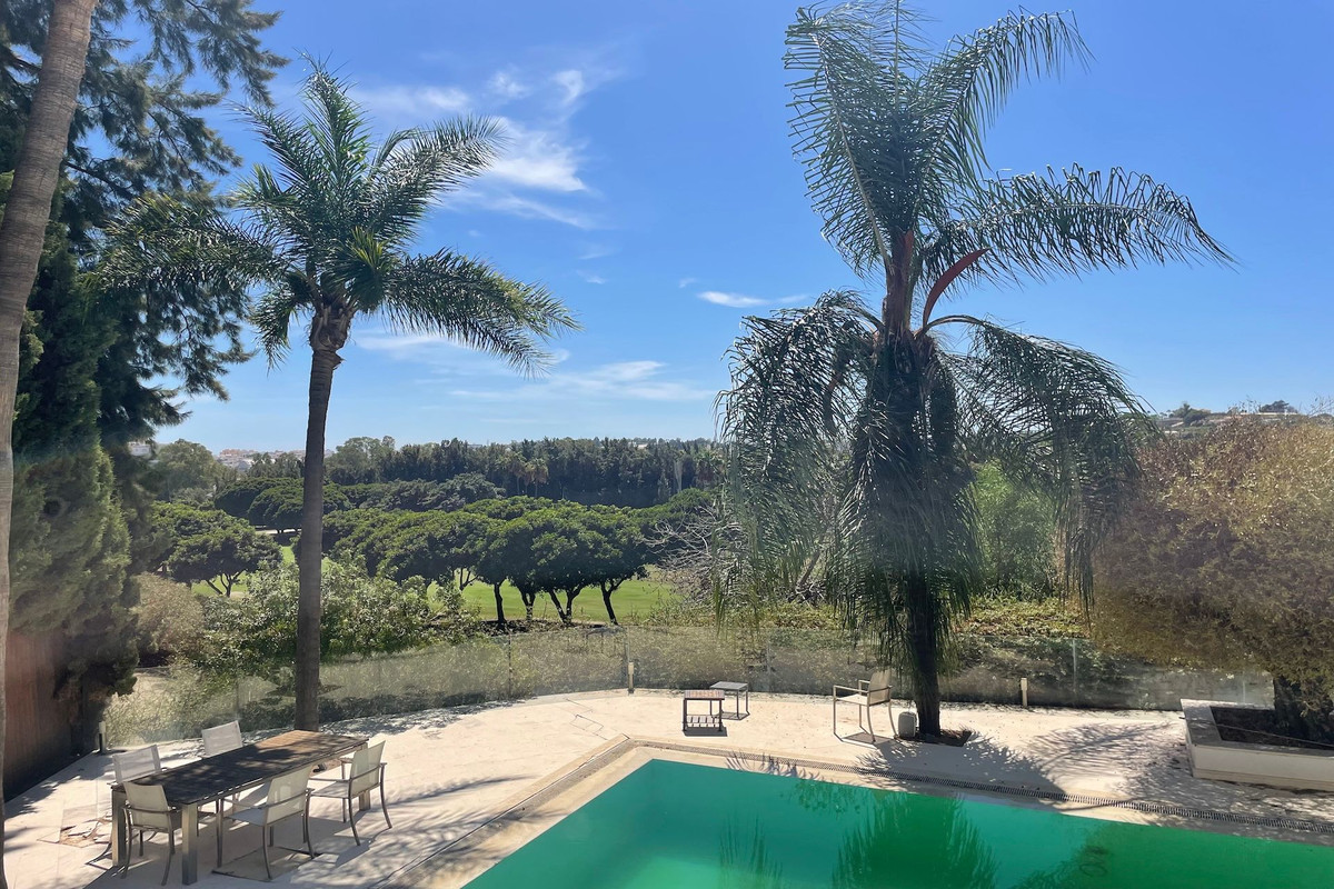 Huis te koop in Nueva Andalucía | 5 slaapkamers H5147461