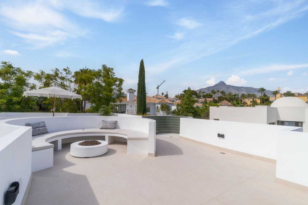 Huis te koop in Nueva Andalucía | 6 slaapkamers H5150767
