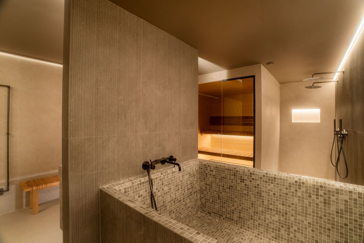 Huis te koop in Nueva Andalucía | 6 slaapkamers H5150767
