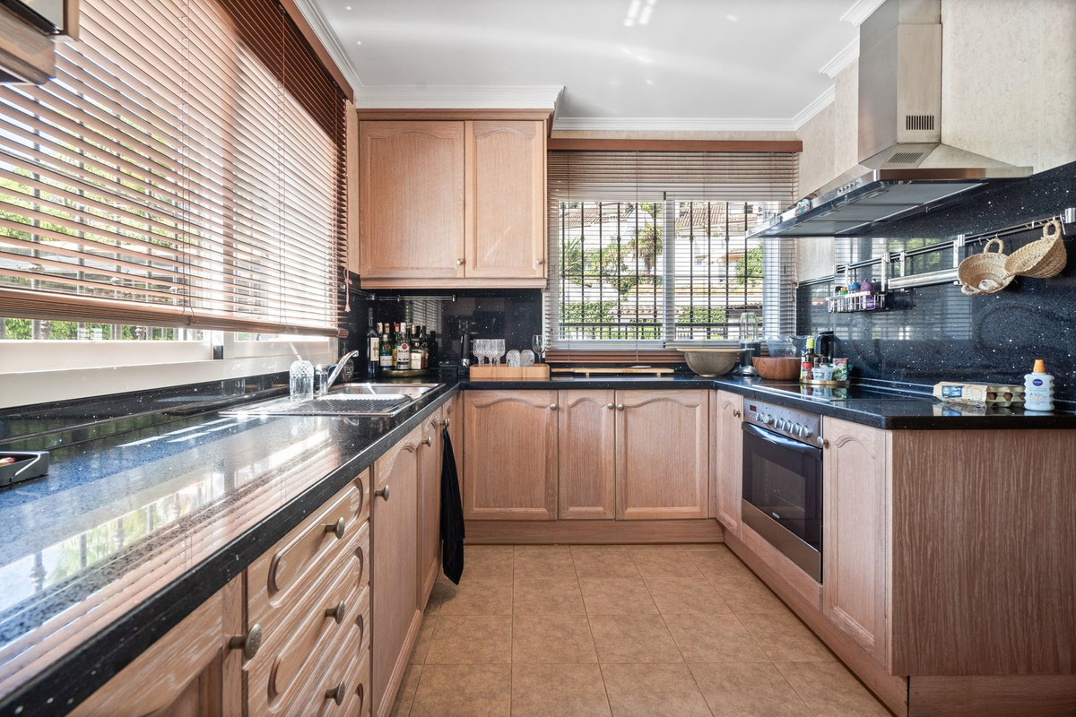 Huis te koop in Nueva Andalucía | 5 slaapkamers H5153674