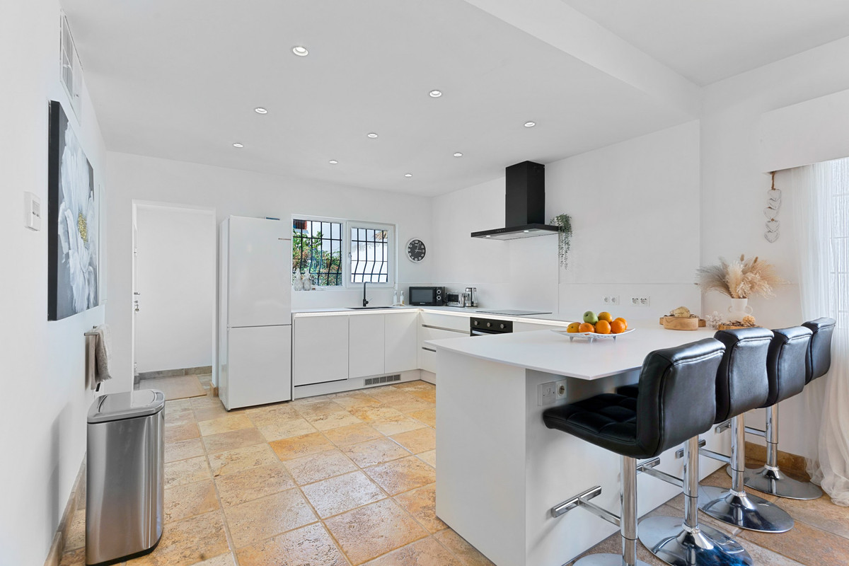 Huis te koop in Nueva Andalucía | 5 slaapkamers H5160304