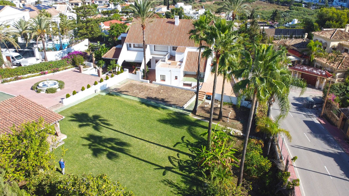 Huis te koop in Nueva Andalucía | 7 slaapkamers H5211730