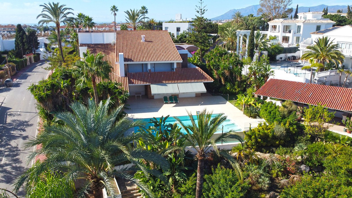 Huis te koop in Nueva Andalucía | 7 slaapkamers H5211730