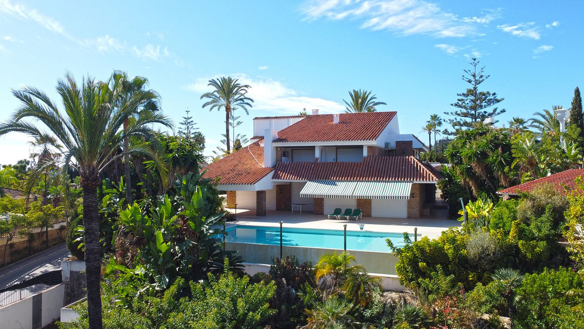 Huis te koop in Nueva Andalucía | 7 slaapkamers H5211730