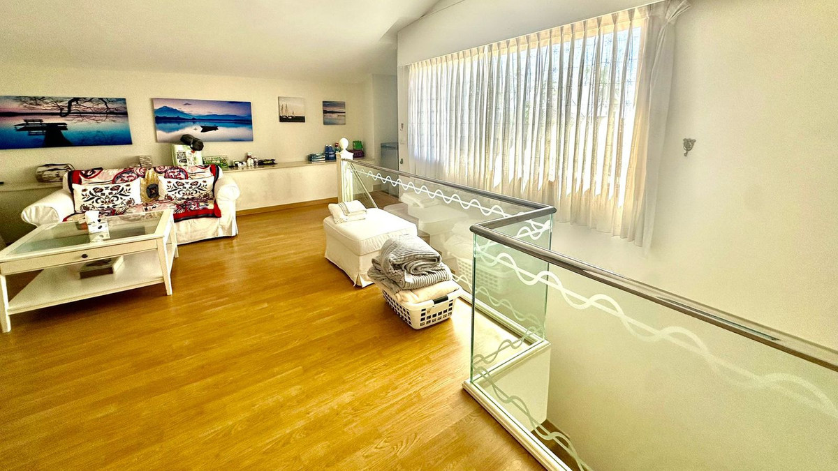 Huis te koop in Nueva Andalucía | 7 slaapkamers H5211730