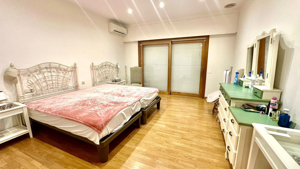 Huis te koop in Nueva Andalucía | 7 slaapkamers H5211730