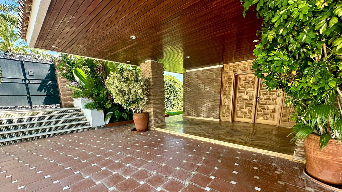 Huis te koop in Nueva Andalucía | 7 slaapkamers H5211730