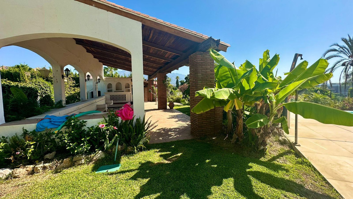 Huis te koop in Nueva Andalucía | 7 slaapkamers H5211730