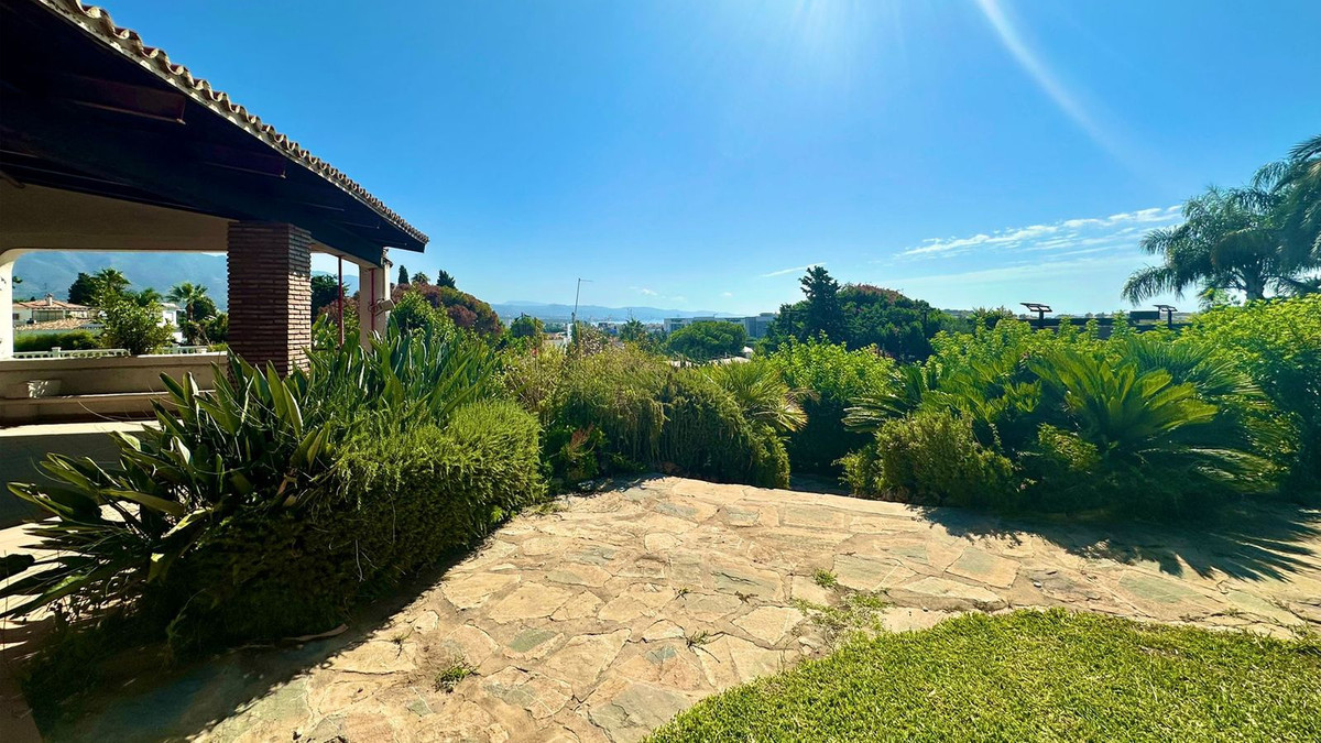 Huis te koop in Nueva Andalucía | 7 slaapkamers H5211730