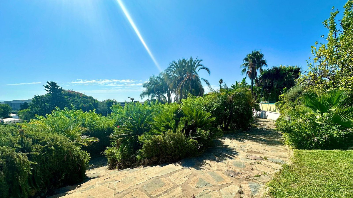 Huis te koop in Nueva Andalucía | 7 slaapkamers H5211730