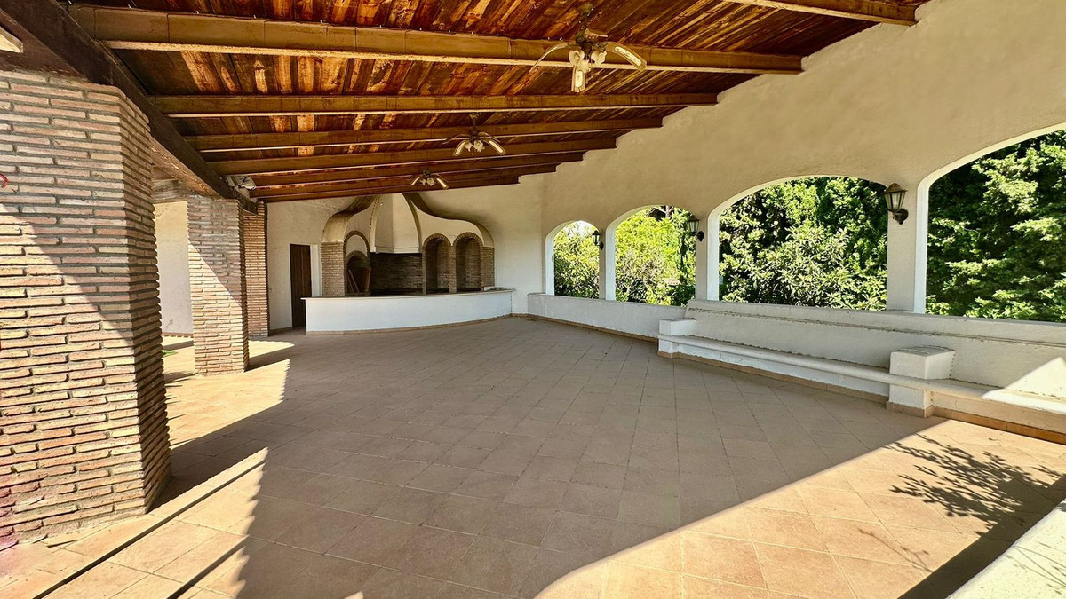 Huis te koop in Nueva Andalucía | 7 slaapkamers H5211730