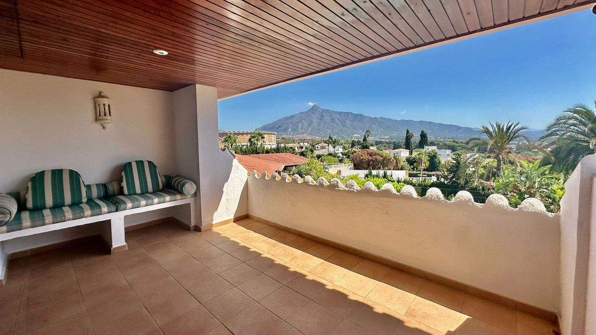 Huis te koop in Nueva Andalucía | 7 slaapkamers H5211730