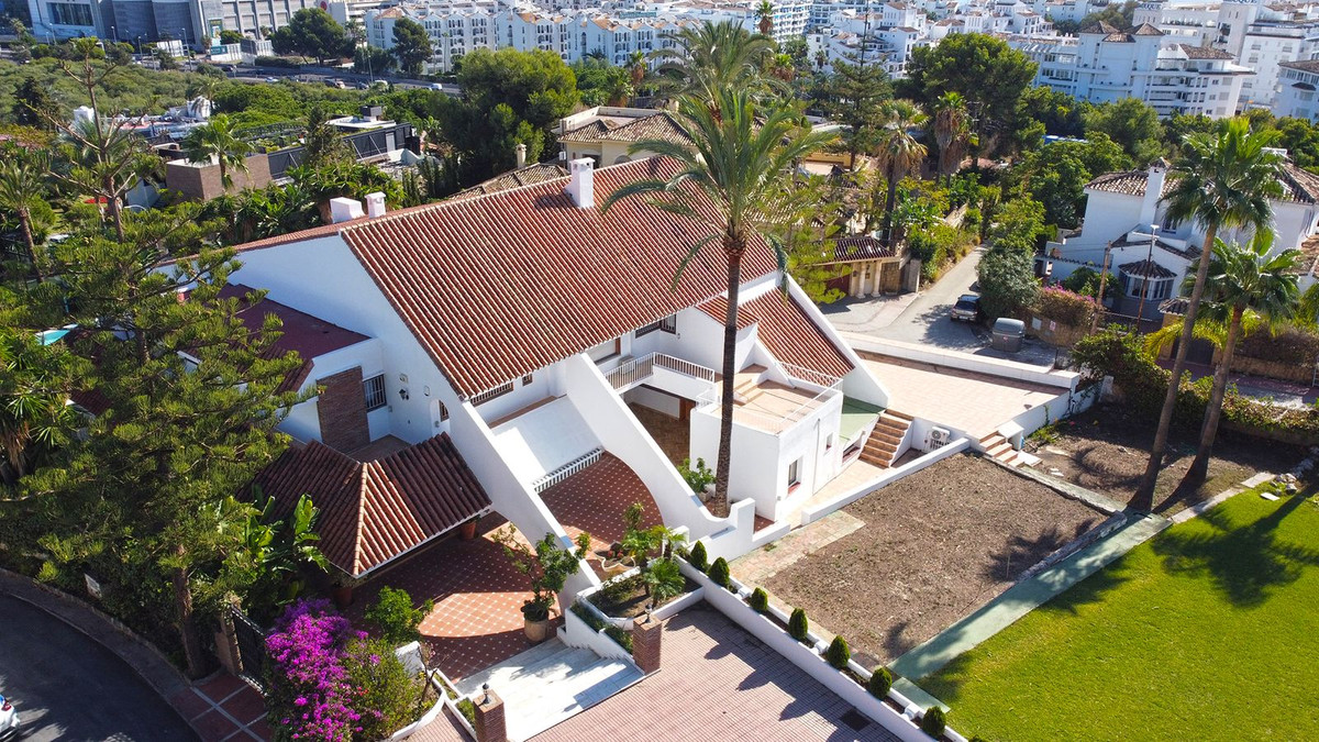 Huis te koop in Nueva Andalucía | 7 slaapkamers H5211730