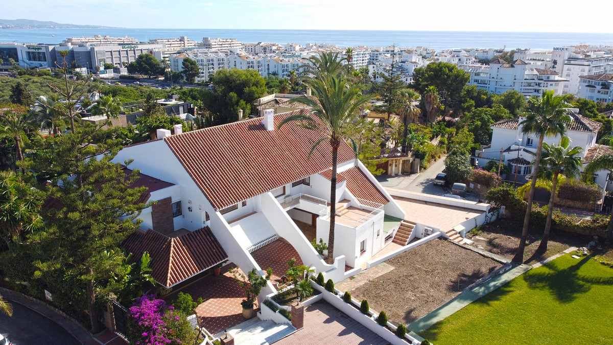 Huis te koop in Nueva Andalucía | 7 slaapkamers H5211730
