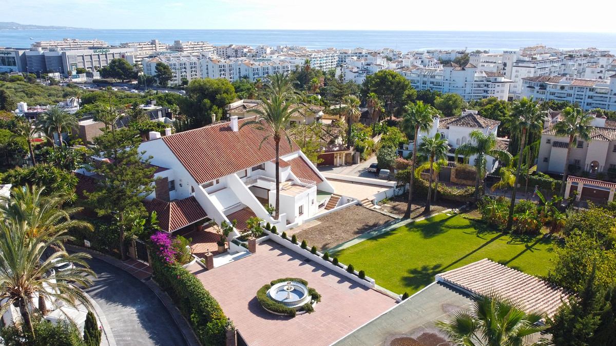 Huis te koop in Nueva Andalucía | 7 slaapkamers H5211730