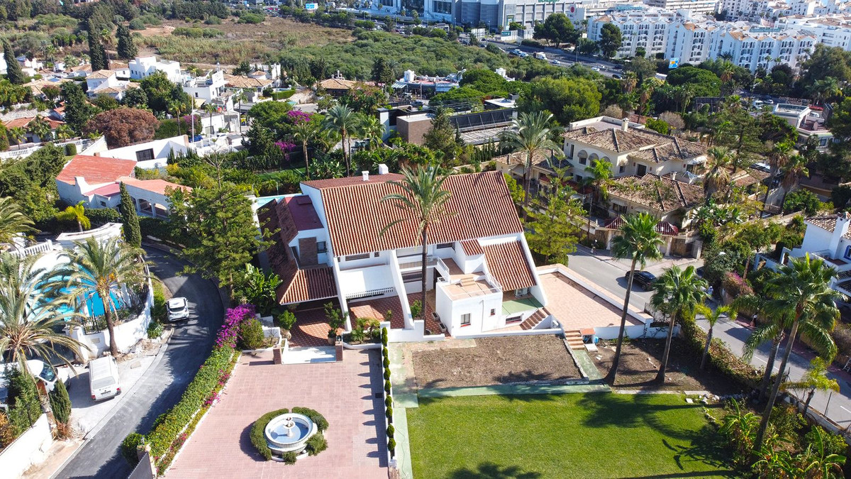 Huis te koop in Nueva Andalucía | 7 slaapkamers H5211730