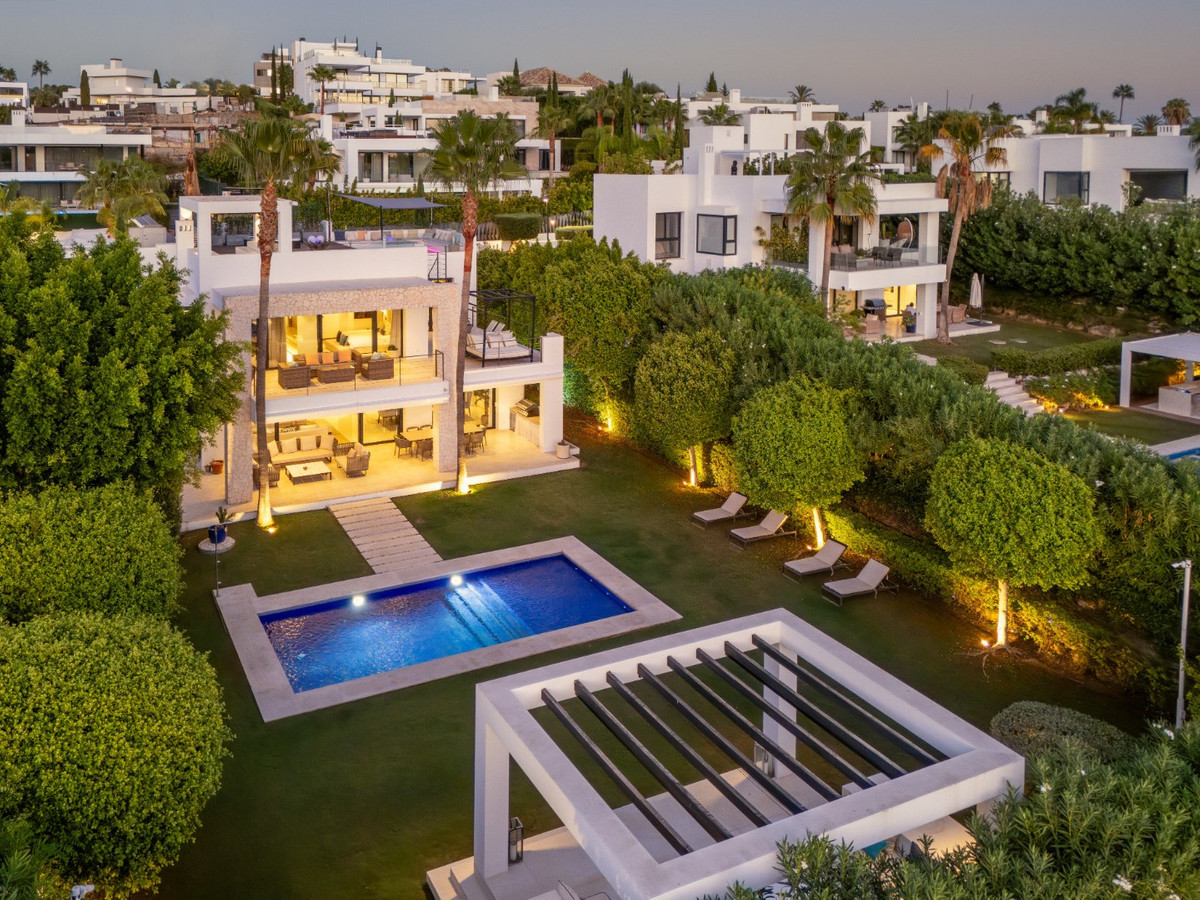 Huis te koop in Nueva Andalucía | 6 slaapkamers H5232697