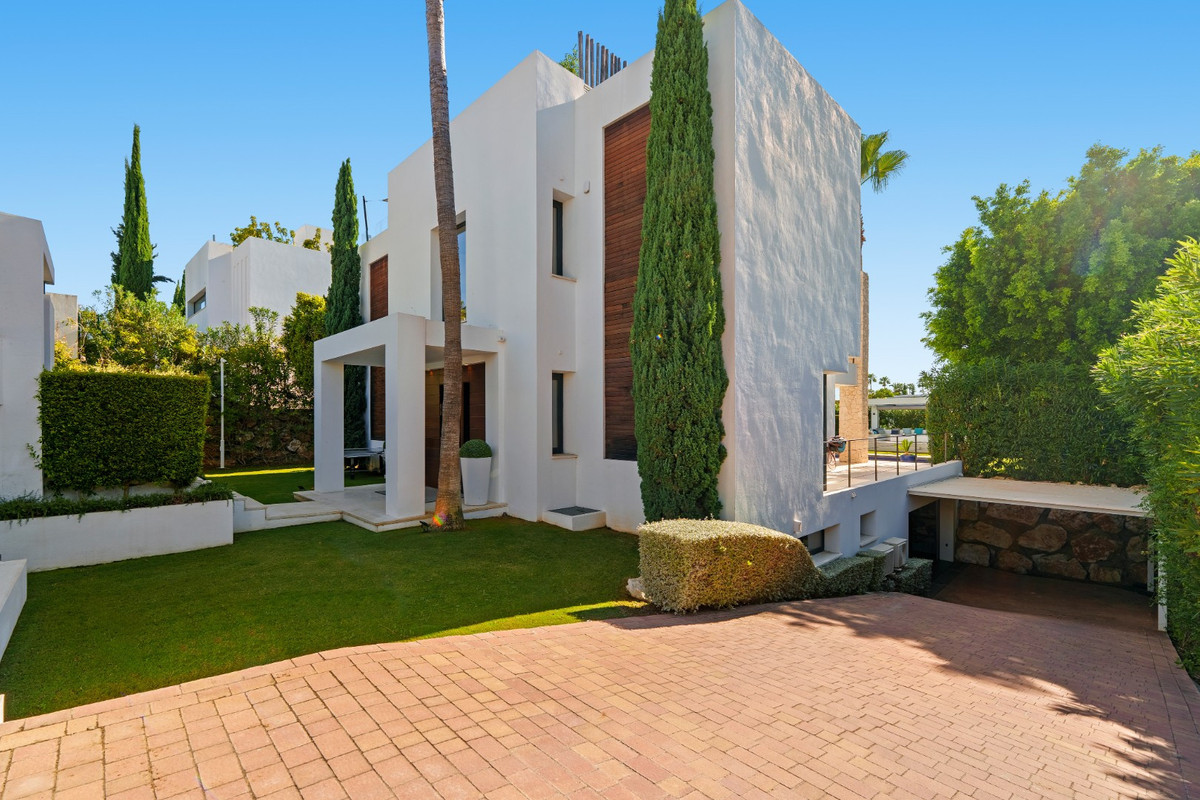 Huis te koop in Nueva Andalucía | 6 slaapkamers H5232697
