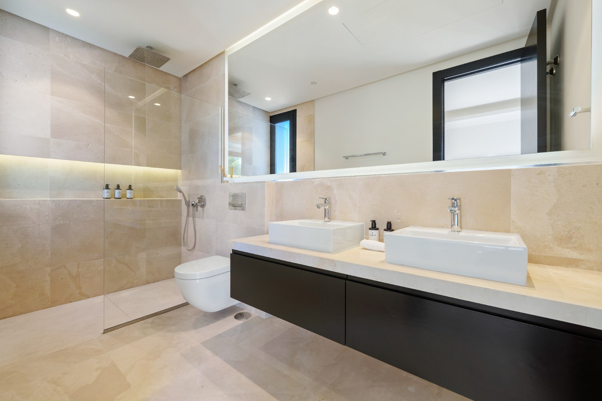 Huis te koop in Nueva Andalucía | 6 slaapkamers H5232697