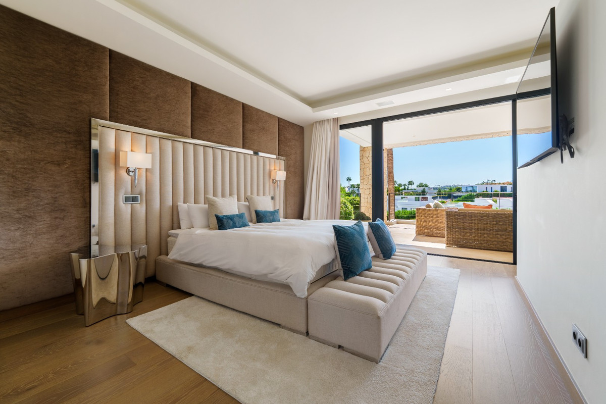 Huis te koop in Nueva Andalucía | 6 slaapkamers H5232697