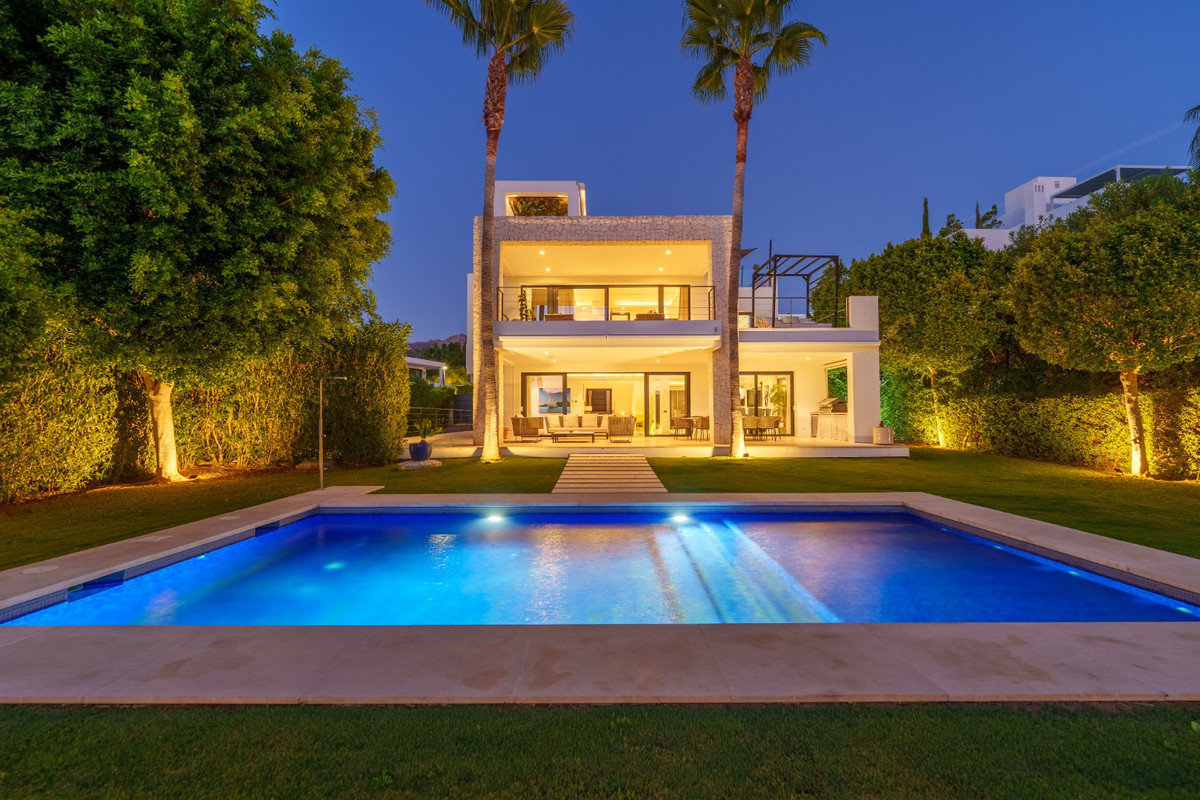 Huis te koop in Nueva Andalucía | 6 slaapkamers H5232697