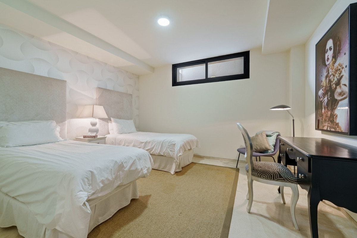 Huis te koop in Nueva Andalucía | 6 slaapkamers H5232697