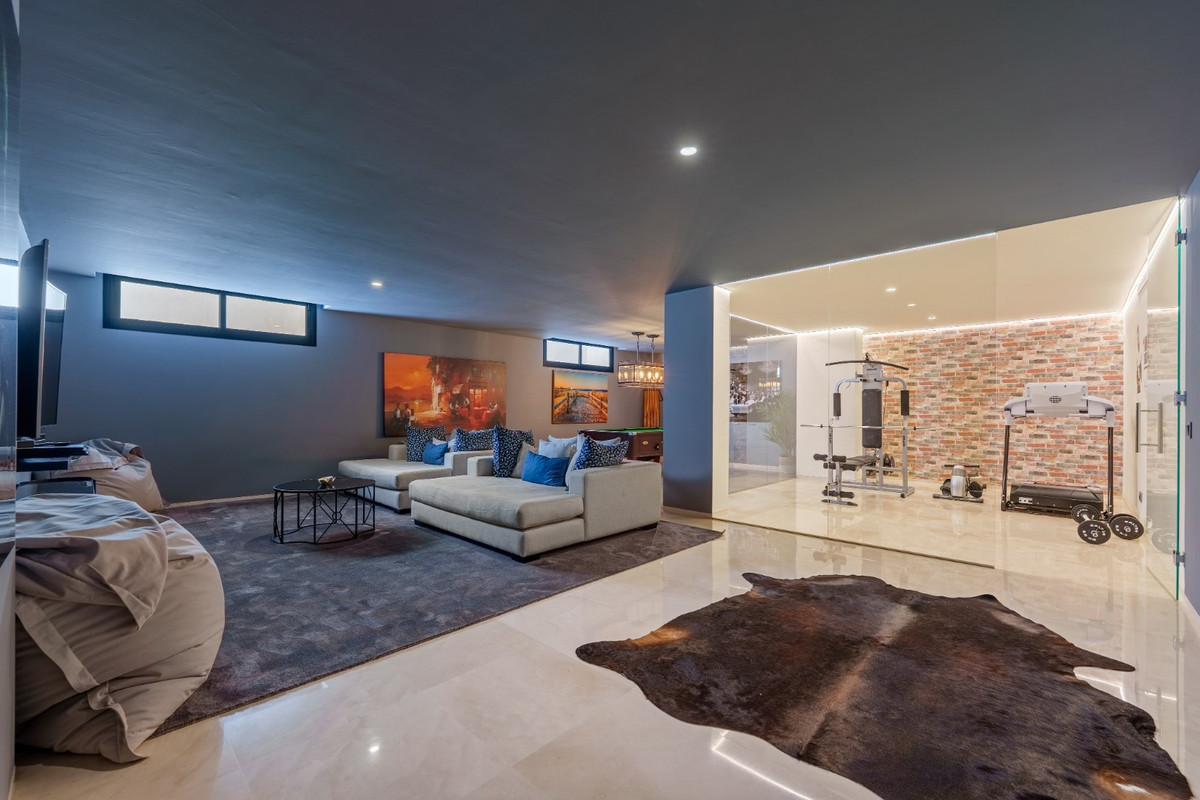 Huis te koop in Nueva Andalucía | 6 slaapkamers H5232697