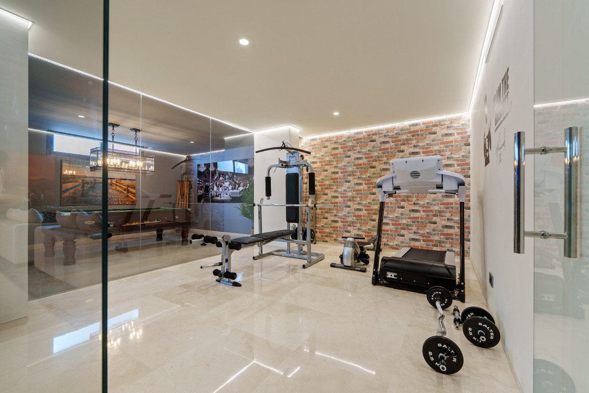 Huis te koop in Nueva Andalucía | 6 slaapkamers H5232697