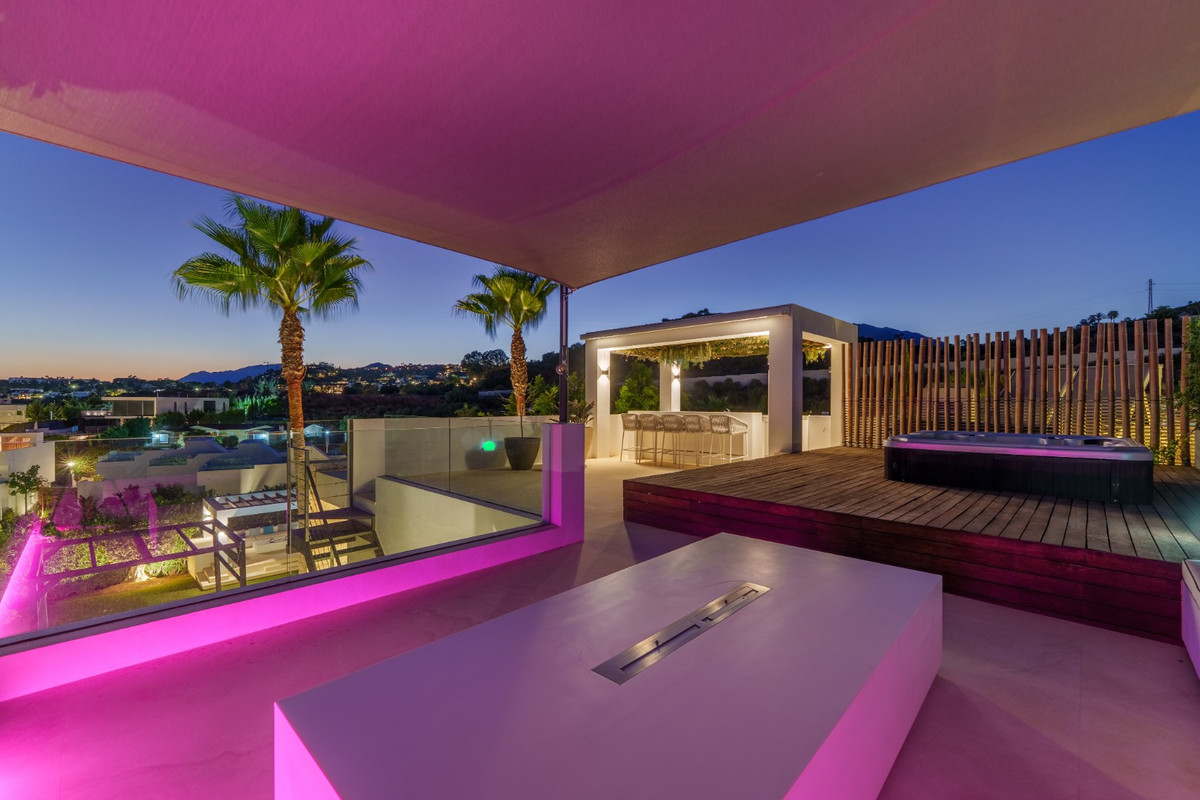 Huis te koop in Nueva Andalucía | 6 slaapkamers H5232697