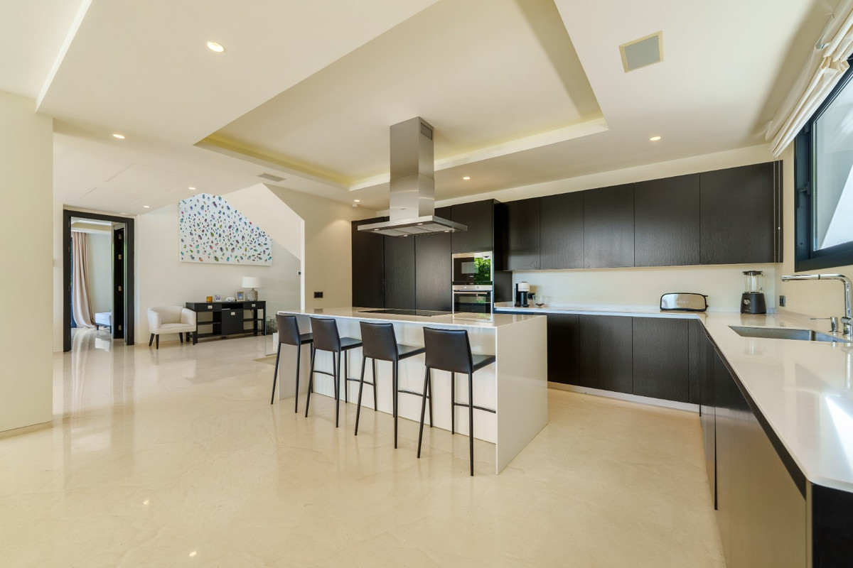 Huis te koop in Nueva Andalucía | 6 slaapkamers H5232697