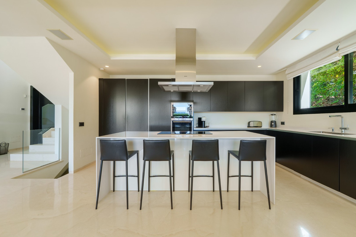 Huis te koop in Nueva Andalucía | 6 slaapkamers H5232697