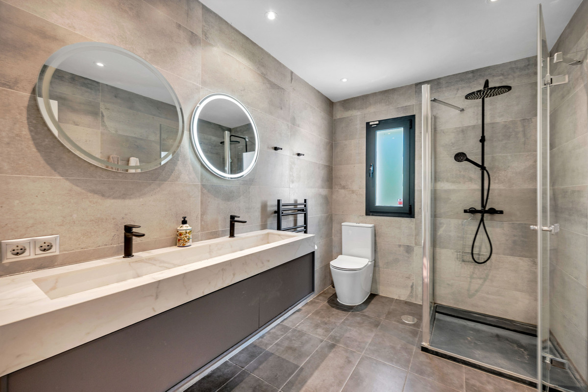 Huis te koop in Nueva Andalucía | 5 slaapkamers H5236993