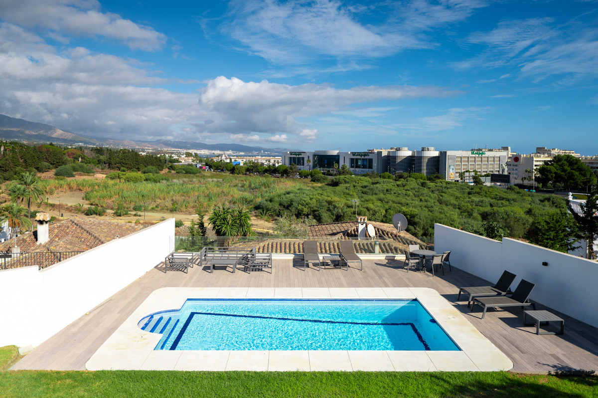 Huis te koop in Nueva Andalucía | 5 slaapkamers H5236993