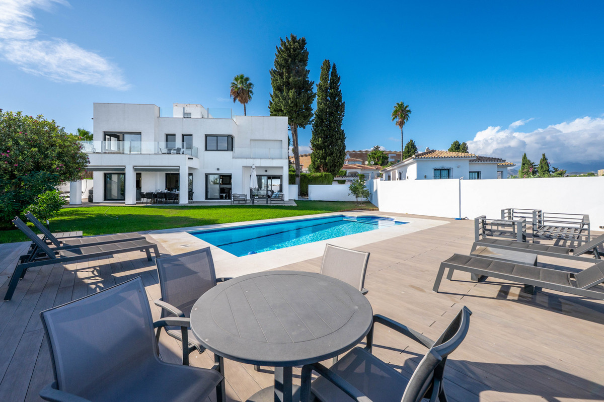 Huis te koop in Nueva Andalucía | 5 slaapkamers H5236993