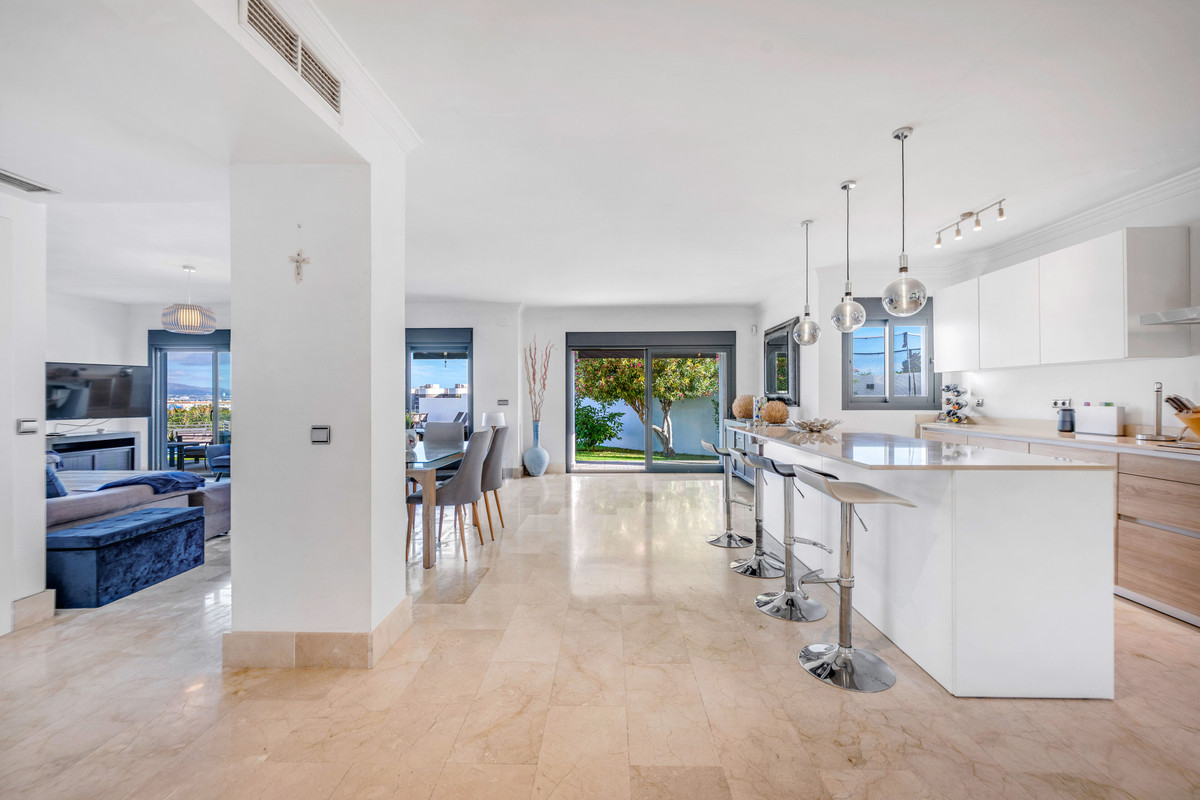 Huis te koop in Nueva Andalucía | 5 slaapkamers H5236993