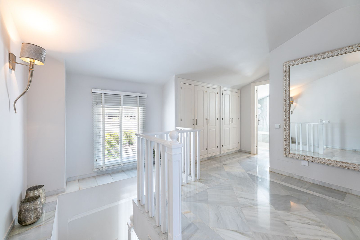 Huis te koop in Nueva Andalucía | 3 slaapkamers H5252425