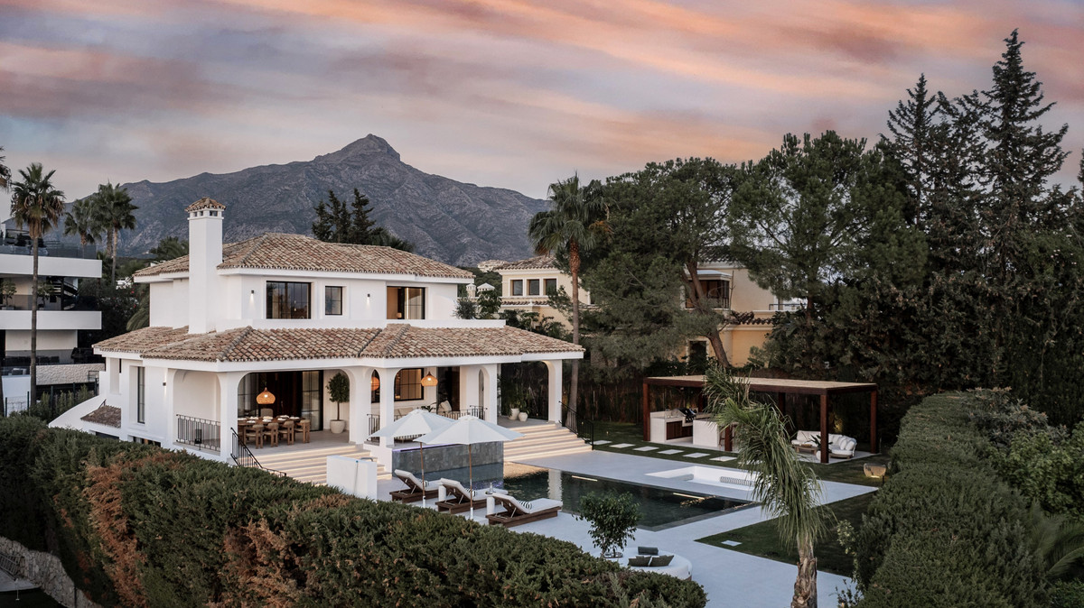 Huis te koop in Nueva Andalucía | 5 slaapkamers H5253808