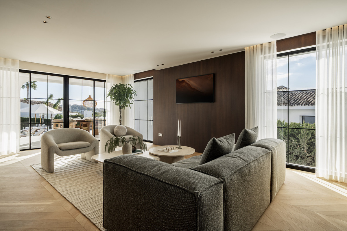 Huis te koop in Nueva Andalucía | 5 slaapkamers H5253808