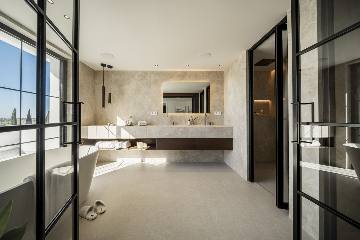 Huis te koop in Nueva Andalucía | 5 slaapkamers H5253808