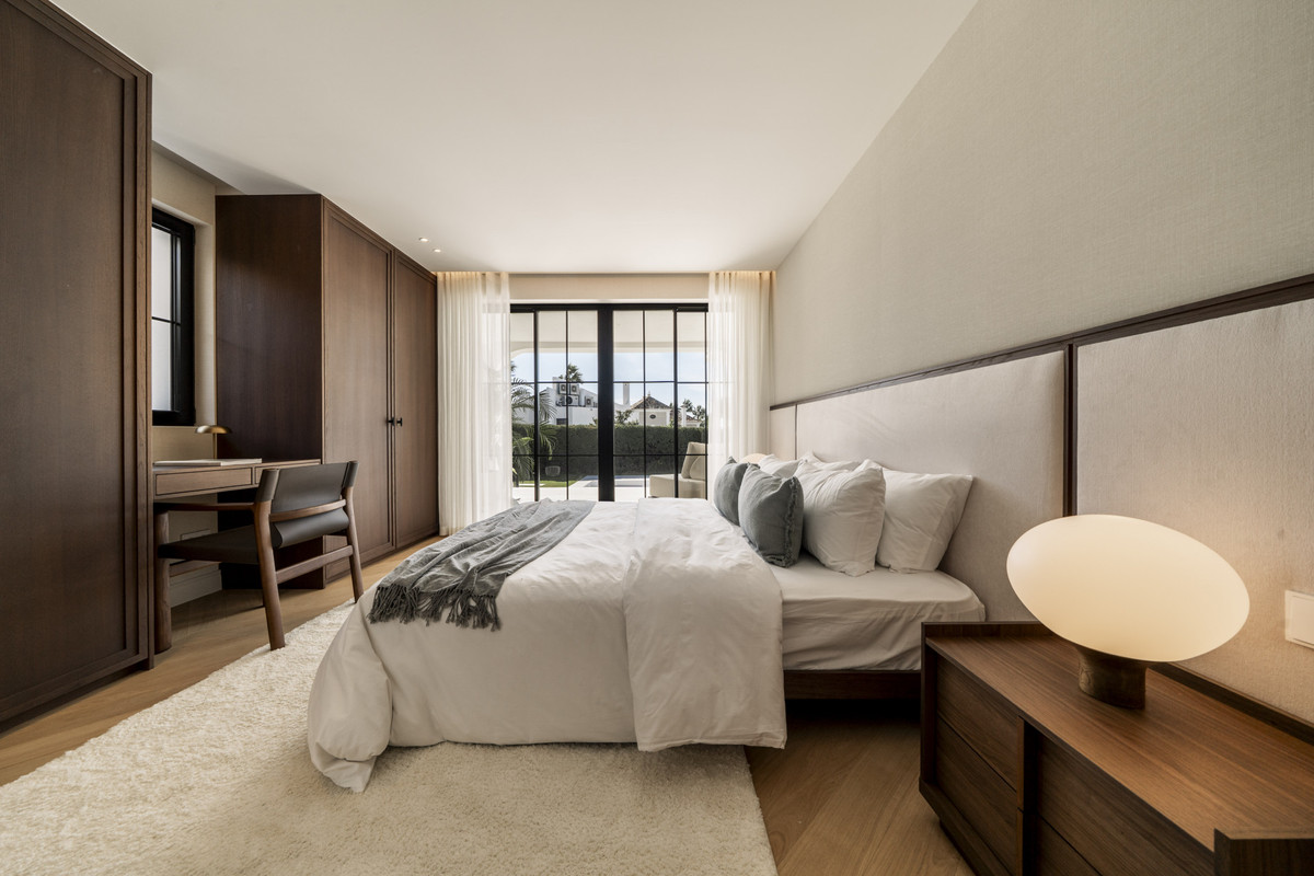 Huis te koop in Nueva Andalucía | 5 slaapkamers H5253808