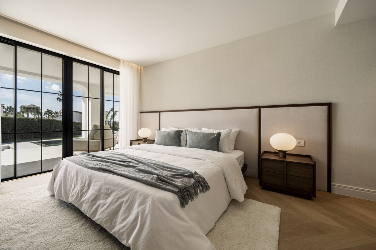 Huis te koop in Nueva Andalucía | 5 slaapkamers H5253808