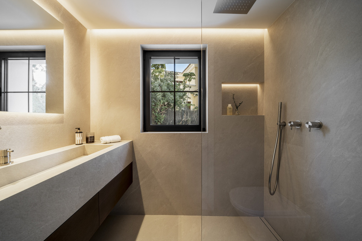 Huis te koop in Nueva Andalucía | 5 slaapkamers H5253808