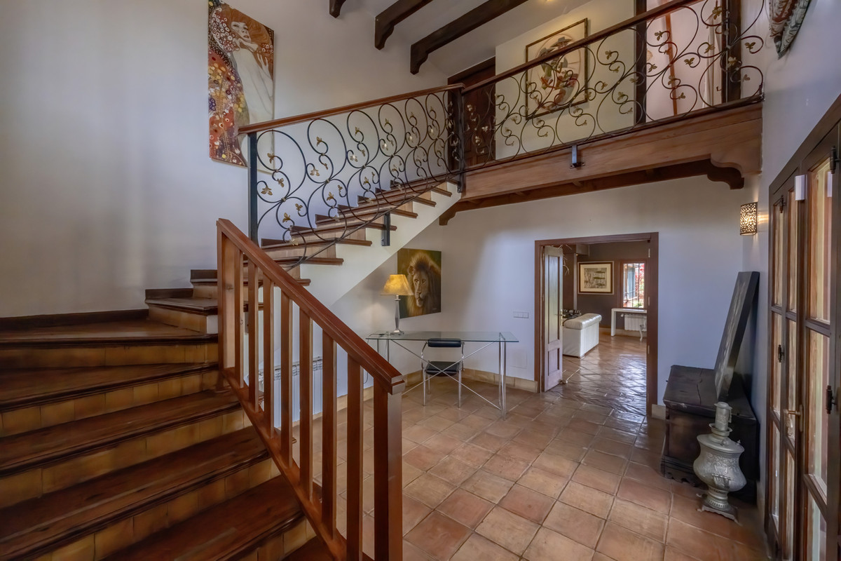 Huis te koop in Nueva Andalucía | 5 slaapkamers H5256244