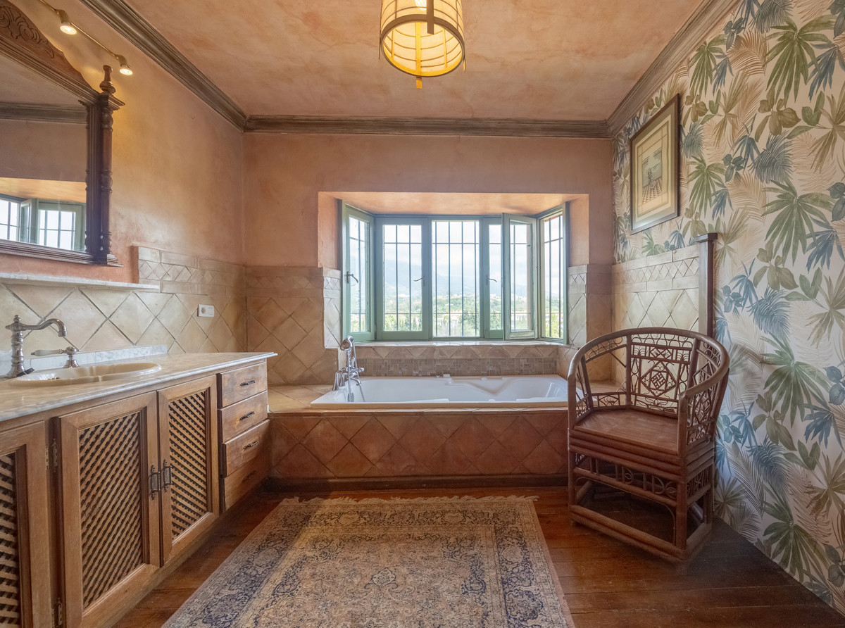 Huis te koop in Nueva Andalucía | 5 slaapkamers H5256244