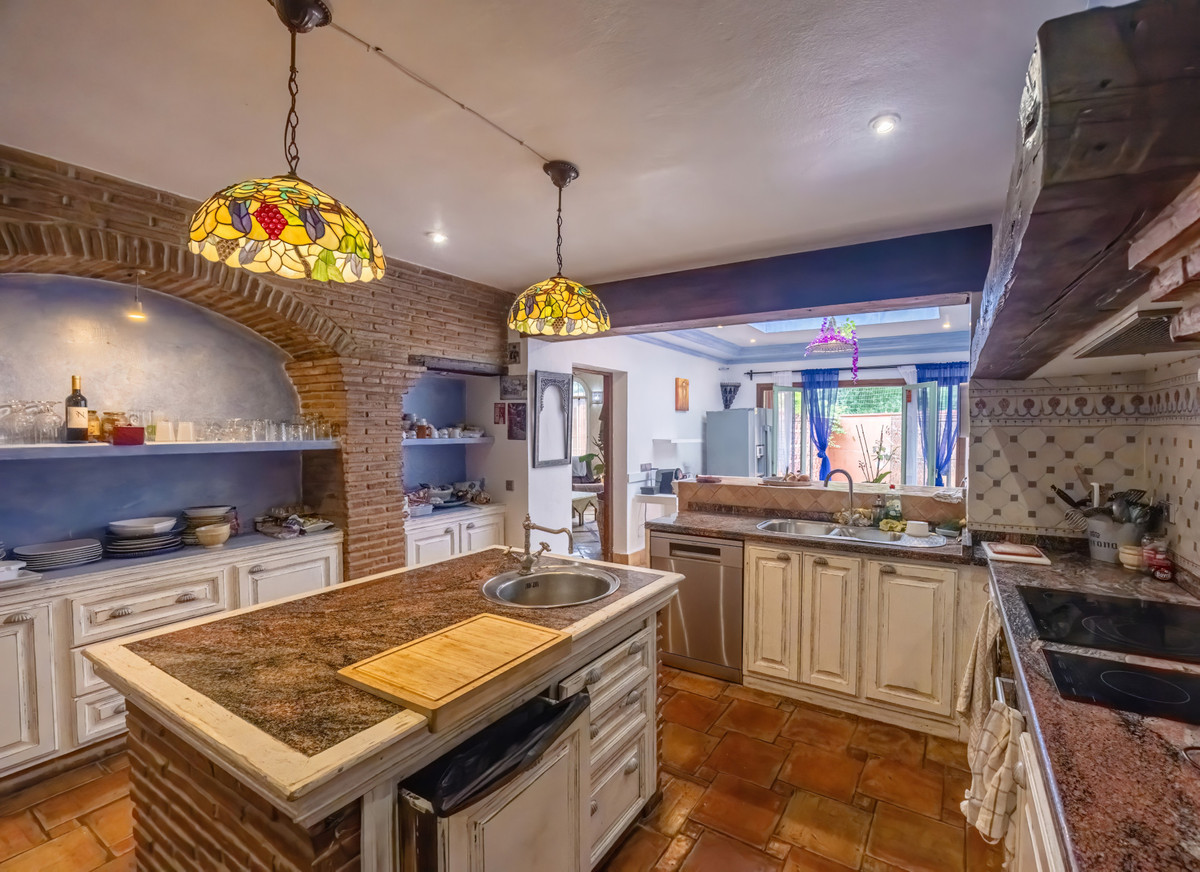 Huis te koop in Nueva Andalucía | 5 slaapkamers H5256244