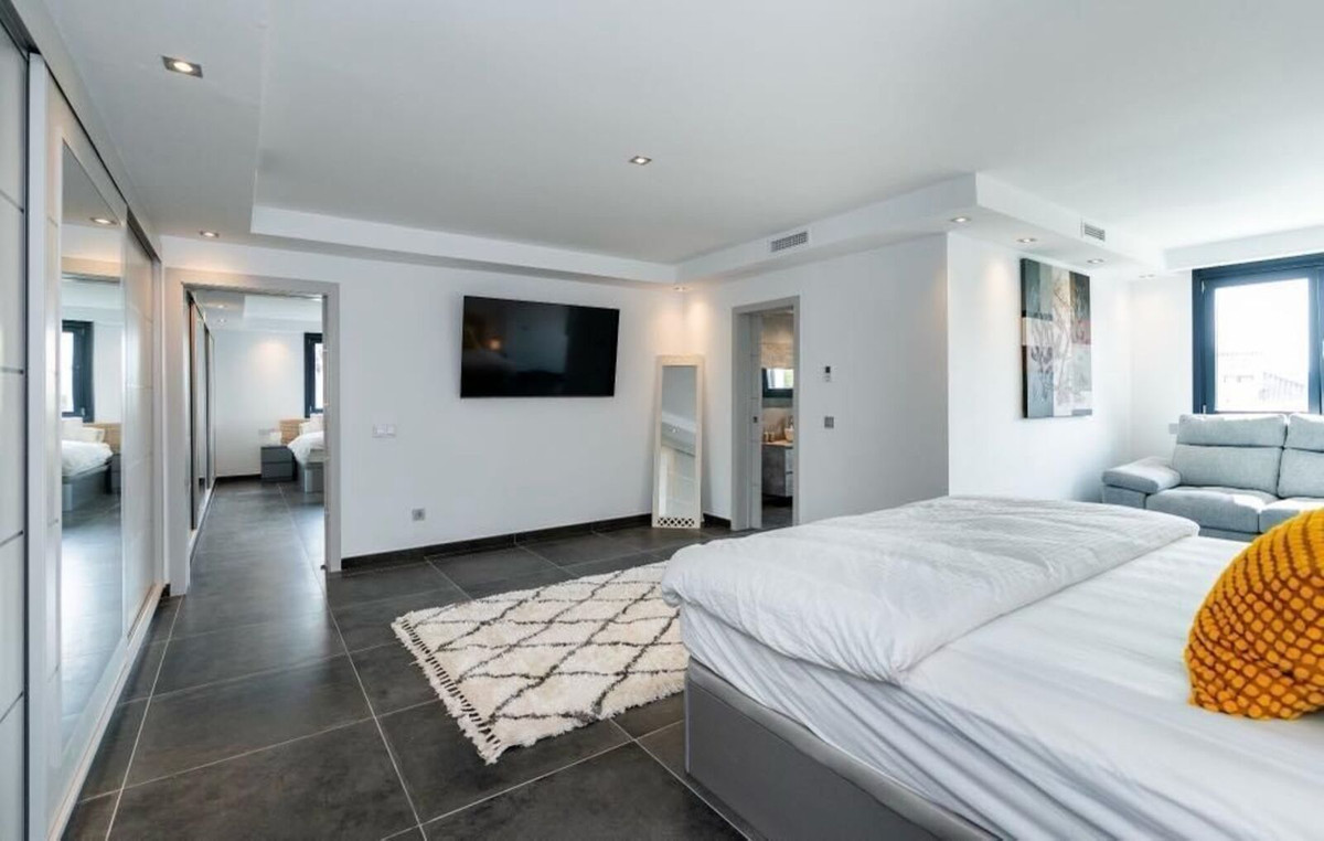 Huis te koop in Nueva Andalucía | 6 slaapkamers H5271499
