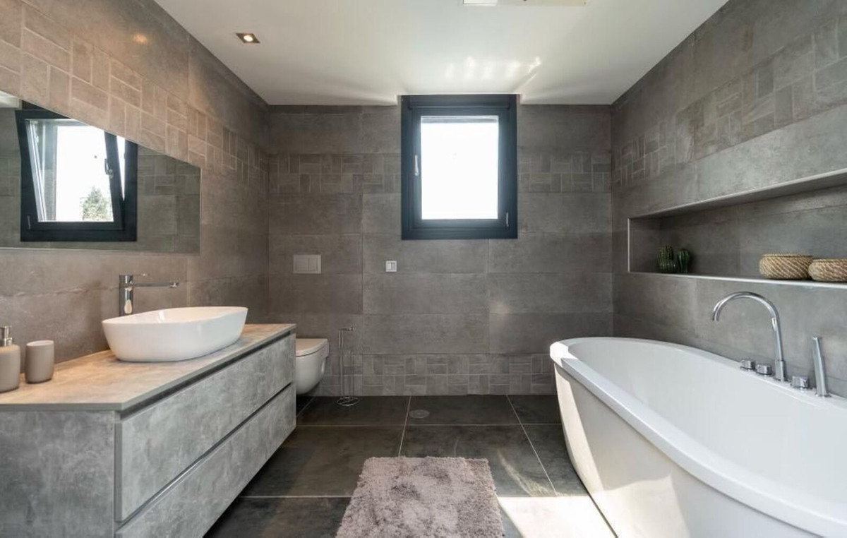 Huis te koop in Nueva Andalucía | 6 slaapkamers H5271499