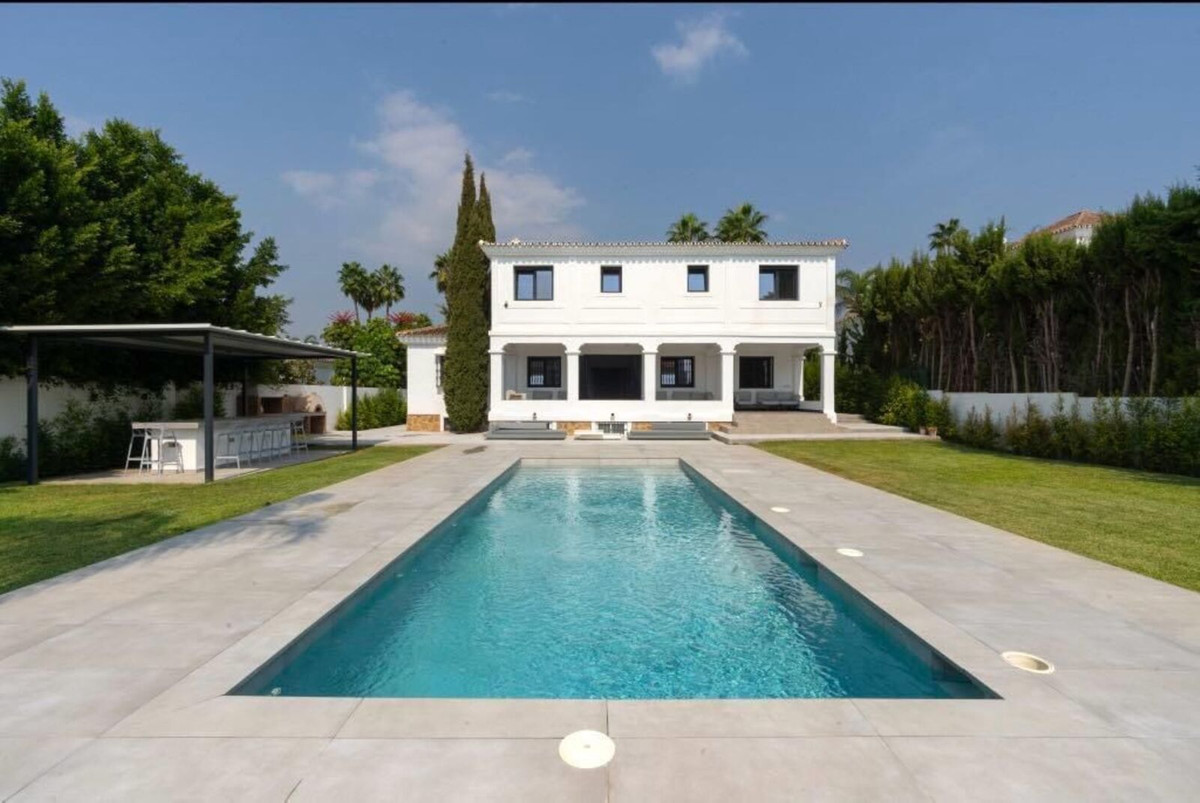 Huis te koop in Nueva Andalucía | 6 slaapkamers H5271499