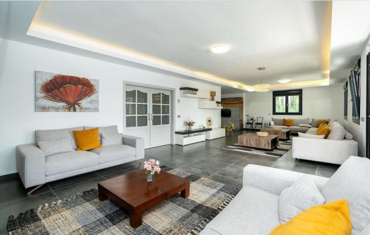 Huis te koop in Nueva Andalucía | 6 slaapkamers H5271499